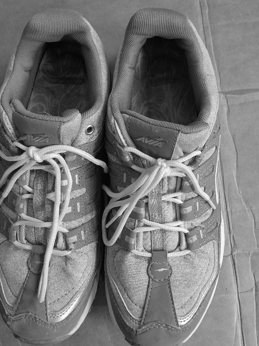 AVIA Women's Performance Athletic Shoes Gray Low Top Size 10